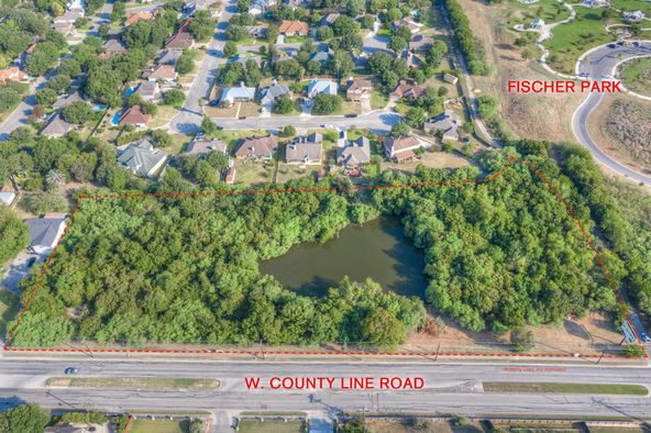 648 W County Line Rd, New Braunfels, TX 78130